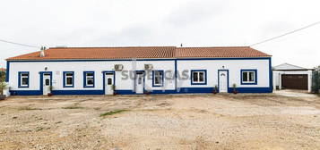 Quinta tradicional com várias casas independentes perto de Alcantarilha.