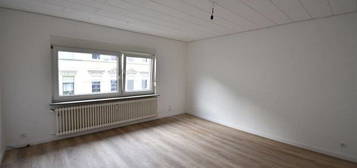 Renoviert & Bezugsfrei! 3-Zimmer-Whg in Krefeld-City