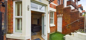 Flat for sale in Victoria Park Avenue, Scarborough, Scarborough YO12