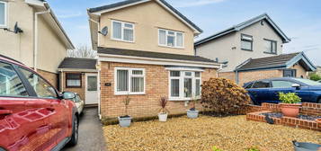 3 bed detached house for sale