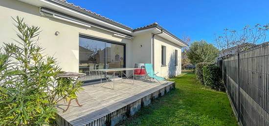 Maison de plain-pied  à vendre, 5 pièces, 4 chambres, 113 m²