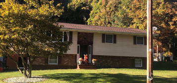 252 Lucky Run Rd, Scranton, PA 18504