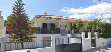 Casa / Villa T3 em Rio de Mouro de 156,00 m²