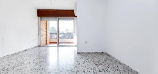 Piso en venta en Calle Pintor Velazquez, Peligros