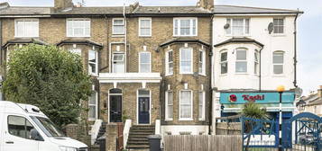 Flat for sale in Baring Road, Lee SE12