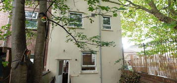 Flat to rent in City Road, St. Pauls, Bristol BS2