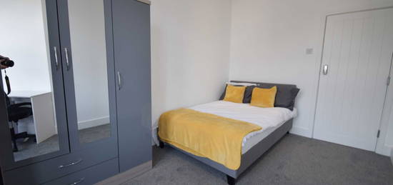 6 bed shared accommodation to rent