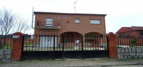 Chalet adosado en venta en calle Manuela Malasaña