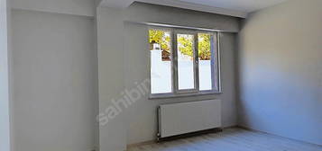 **FIRSAT** MARMARACIK ÇARŞI MERKEZDE AYRI MUTFAK 1+1 SIFIR DAİRE