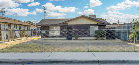 3817 K St, Bakersfield, CA 93301