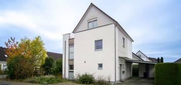 Familienidylle in Limburg-Blumenrod: Großzügiges Einfamilienhaus mit Garten, Terrasse und Carport