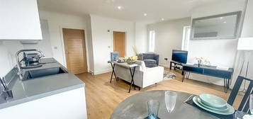 Flat for sale in Great North Way, London NW4