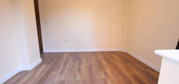 2 bed flat to rent