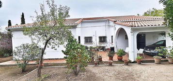 Chalet en avenida Asturias en El Poblado - Abulagar, Puertollano