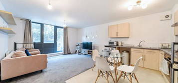 Flat for sale in Hurley Court, Mitcham Rd, London SW17