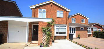 3 bed link detached house to rent