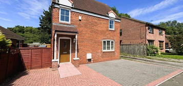 3 bedroom detached house to rent