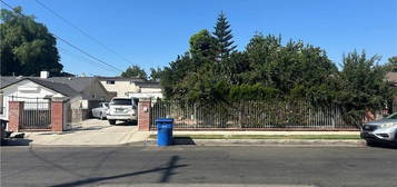 6943 Tyrone Ave, Van Nuys, CA 91405