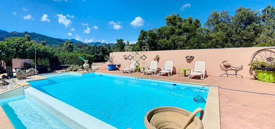 Maison 3 chambres et 2 appartements - piscine - proche porto vecchio