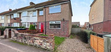 3 bedroom semi-detached house to rent