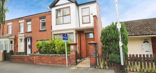 4 bedroom end of terrace house for sale