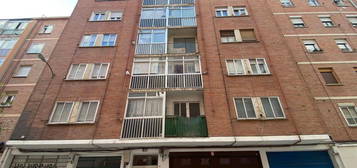 Piso en venta en Calle Consulado, Los Vadillos - R. Sanitaria - Pozanos