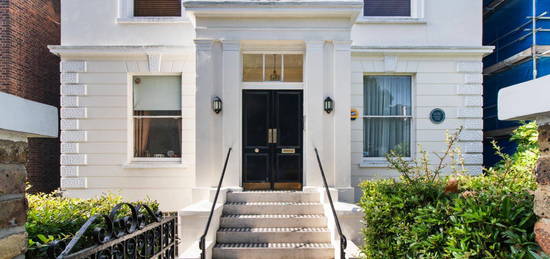 Flat for sale in Hamilton Terrace, London NW8