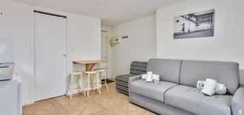 (Disponible 1-24 mois) Studio - Place de la république