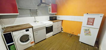 2 bed flat to rent