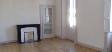 PLACE MELLINET - Appartement T4 rénové