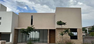 Casa en Condominio en Renta en Lomas Del Valle