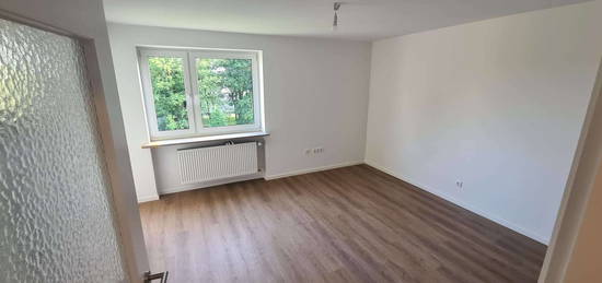 modernes, kernsaniertes Apartment mit Balkon & Küche