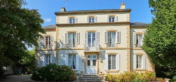 Villa  à vendre, 8 pièces, 4 chambres, 207 m²