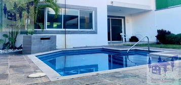 Casa En Renta En Zona Dorada De Cuernavaca, Morelos.