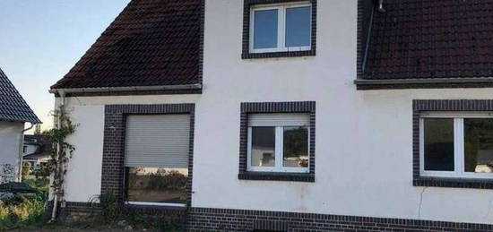 Sanierungsbedürftiges Haus für Handwerker