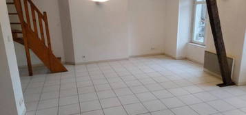 Appartement F3 duplex 63m2. Centre ville. Grande terrasse