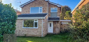 Detached house to rent in Nightingale Drive, Taverham, Norwich NR8