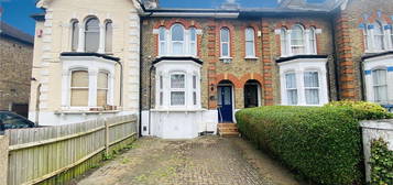 Flat for sale in Barmeston Road, Catford SE6