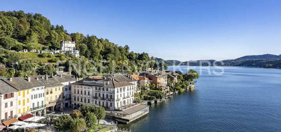 Albergo piazza Mario Motta 1, Centro, Orta San Giulio