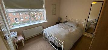 Room to rent in Watson Terrace, York YO24