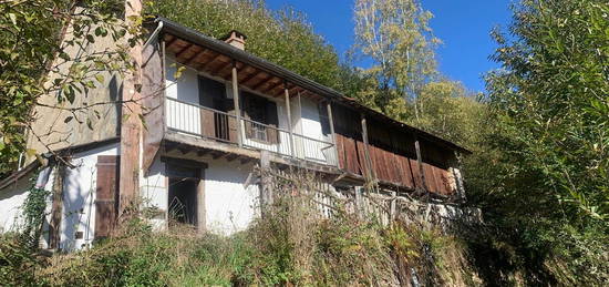 Maison de montagne 65m2 à renover avec belle grange, vue mag