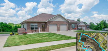 1409 Karen Dr #B, Jefferson City, MO 65101