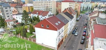 Rodinný dům, 180 m² + 279 m² pozemek, Zemská, Teplice