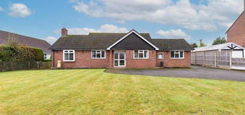 2 bedroom detached bungalow for sale