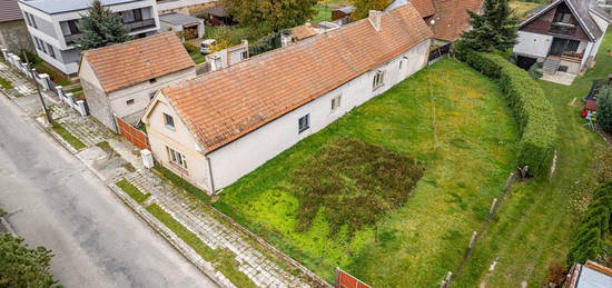 Prodej  zemědělské usedlosti 740 m², pozemek 2 298 m²