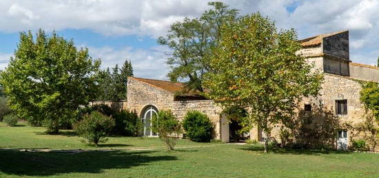 Propriété en pierre de 15 pièces avec piscine sur 4.5 hectares  (30)