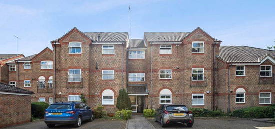 Flat for sale in Salters Close, Rickmansworth WD3