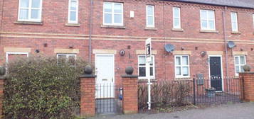 2 bedroom semi-detached house to rent