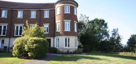 Flat to rent in Gras Lawn, St Leonards, Exeter EX2