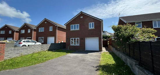 4 bedroom detached house